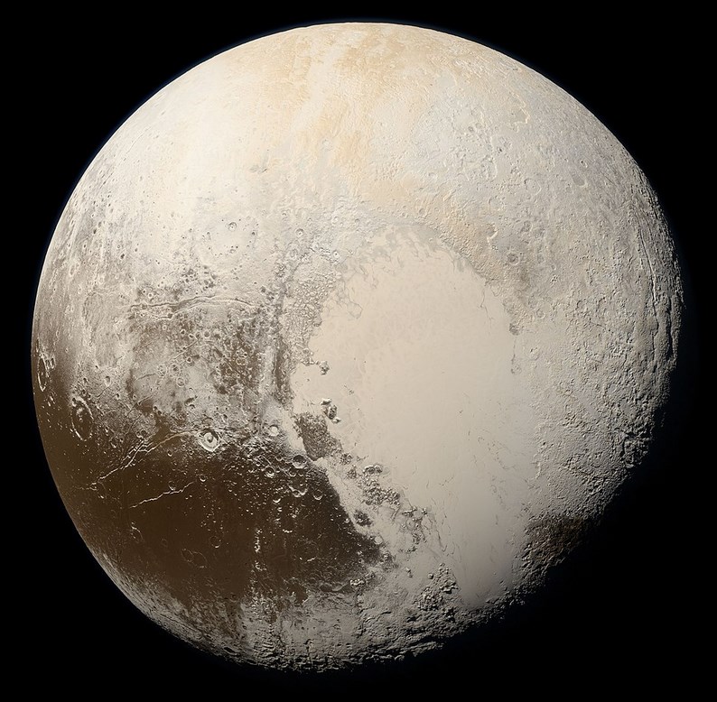 Dieses Bild hat ein leeres Alt-Attribut. Der Dateiname ist zwergplanet-pluto.jpg
Zwergplanet Pluto, fotografiert von der Sonde New Horizons. Bild: NASA